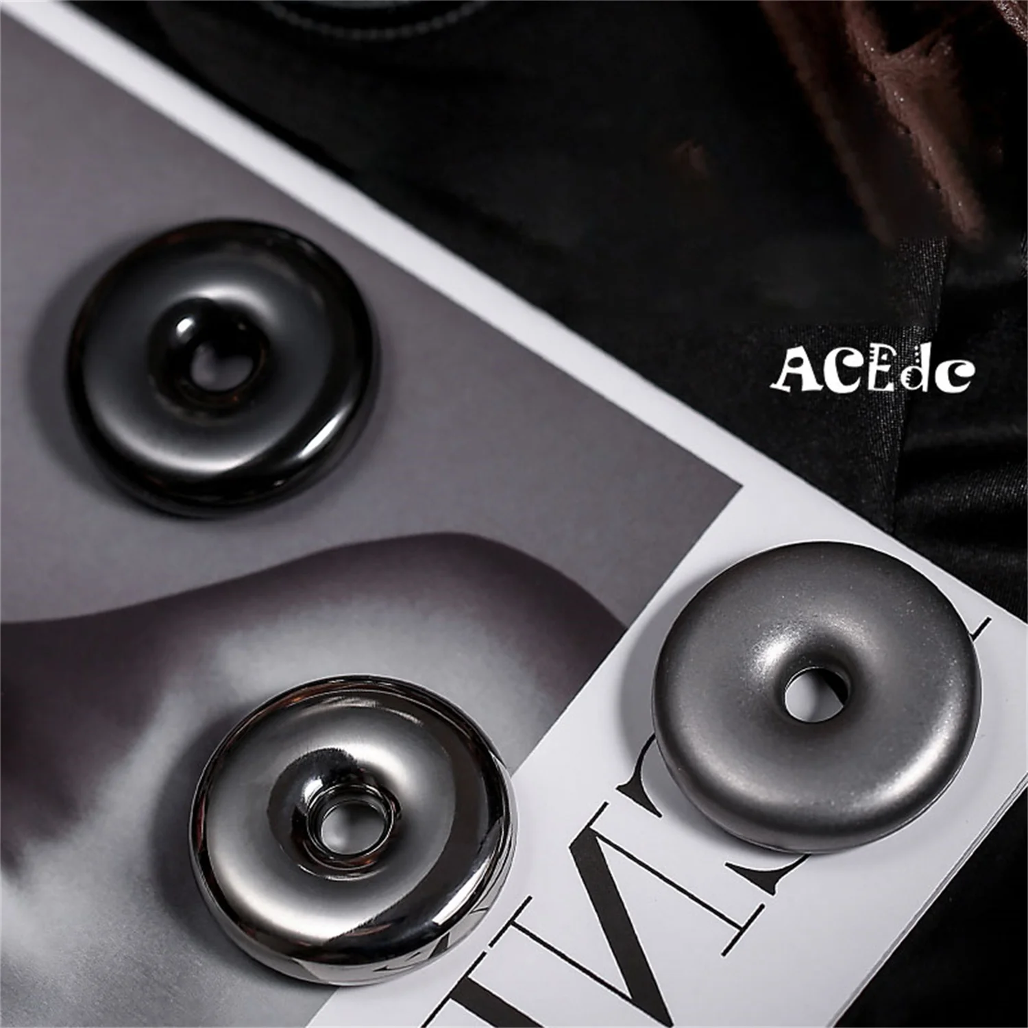 ACEdc Original Donut 2.0 Haptic Coin Black Tech Stress Reliever Fidget Toy Zirconium alloy Fingertip Gyro