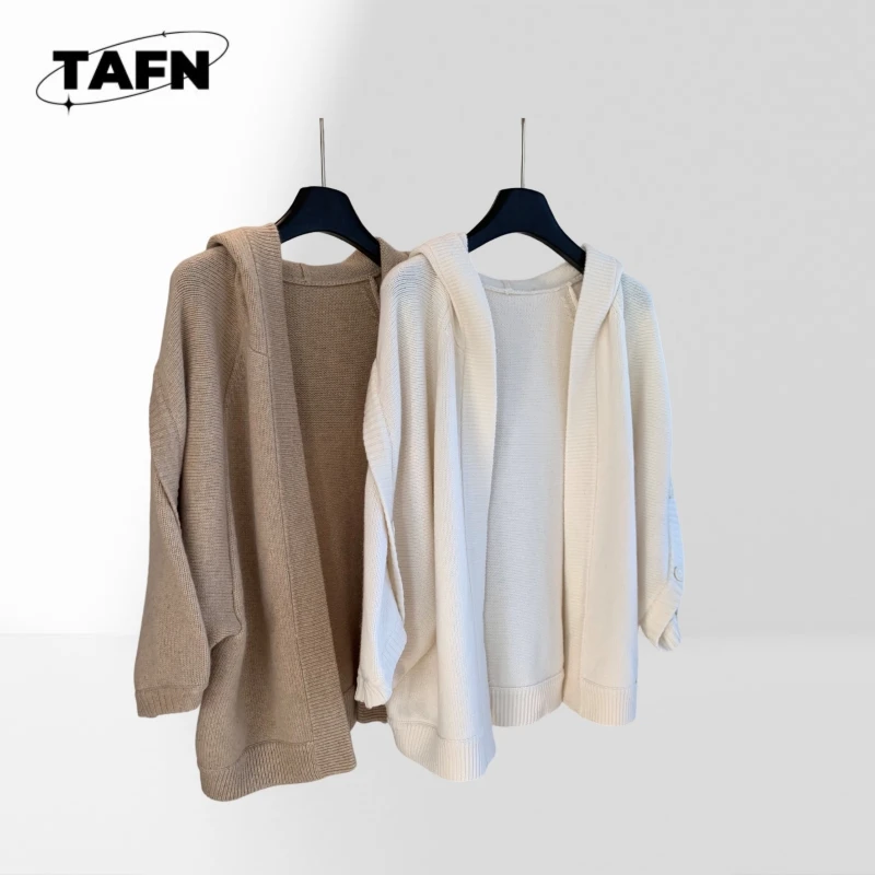 

Premium 2025 Classic Cashmere Cardigan with Vintage Touch, for Casual Settings Perfect for Everyday Casual Use AJ2832