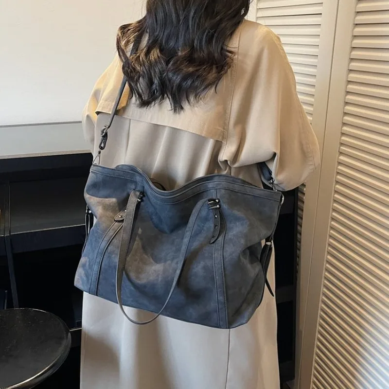 popular-essential-daily-leather-lady-bag-timeless-paris-crafted-elegant-casual-tote-high-end-crossbody-hand-bag