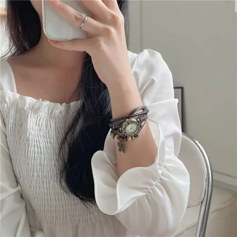 Xiaoxiang Fashionable Retro Bracelet Chain Watch for Female Students, Ins High-Level Appearance, Simple Bracelet Watch view 6