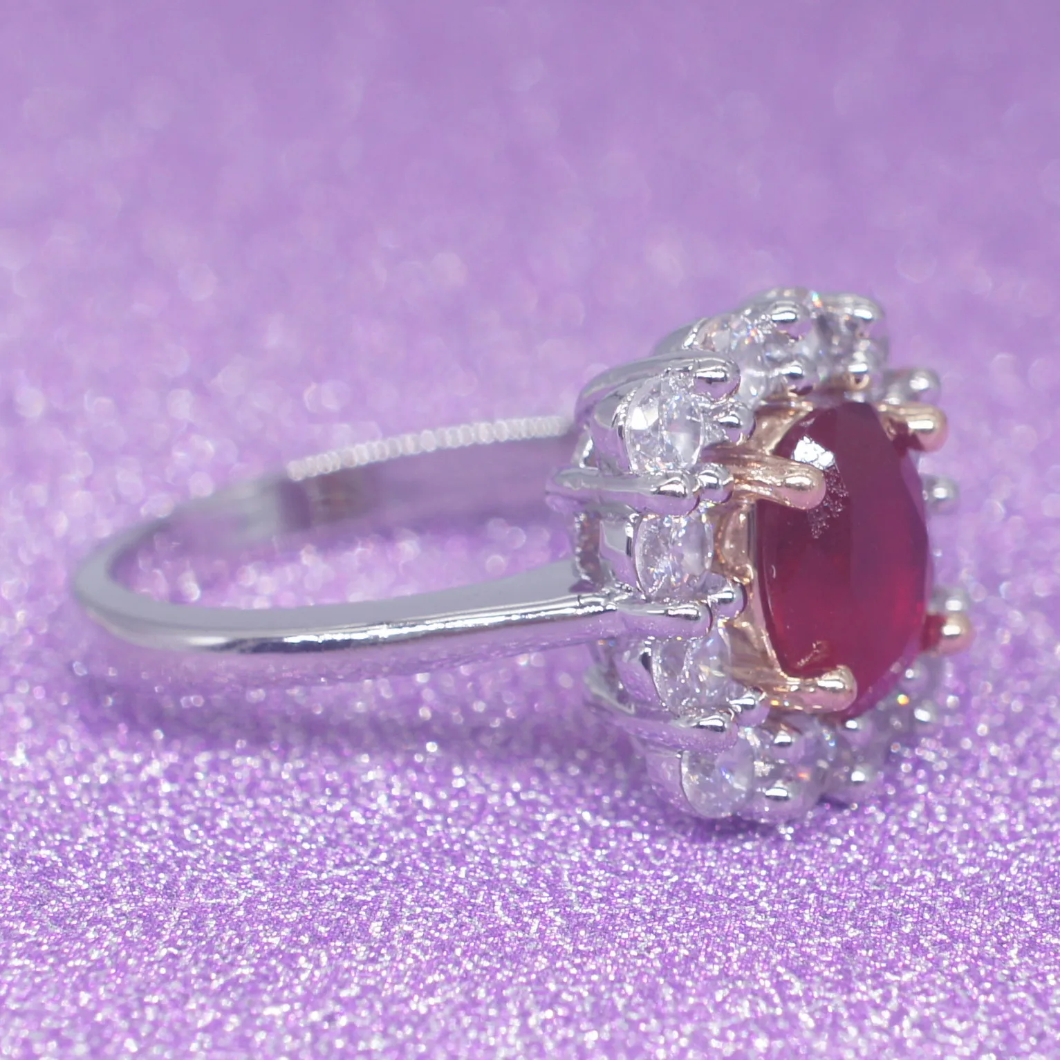 Newly popular and stylish luxury multi-purpose trendy red ruby ring jewelry for women from Europe and America