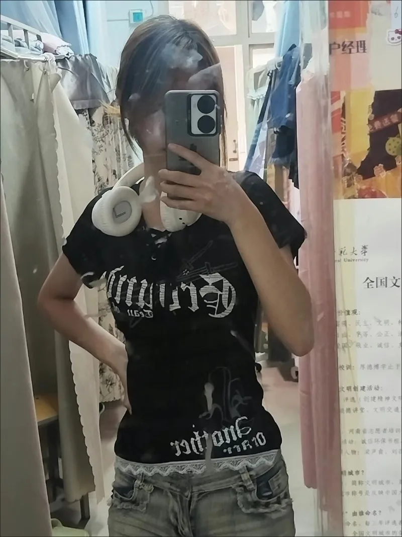 

Wasteland Style Shibuya Spicy Girl Print Subculture Short Sleeved Graphic T Shirts Punk Slim Fake Two-piece Lace Patchwork Tops