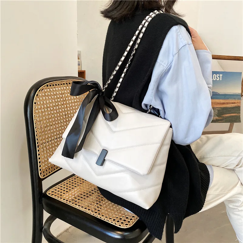 

New Trendy Shoulder Bag, Rhombus Embroidery Thread Small Square Bag for Women, Fashionable and Simple Niche Design Messenger Bag