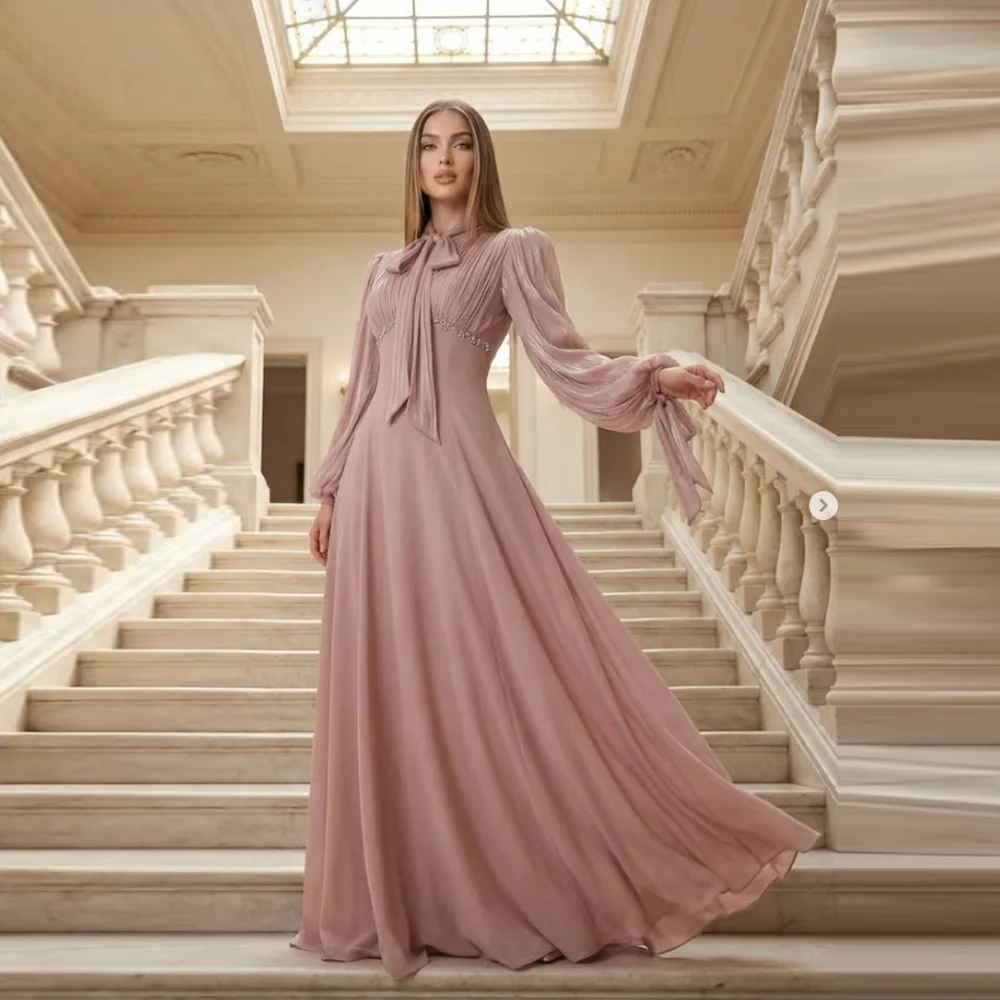 Luxury Long Sleeves A-Line Satin Mother of the Bride Dresses Elegant Sweep Train Crystals Wedding Guest Gown Saudi Arabia Custom