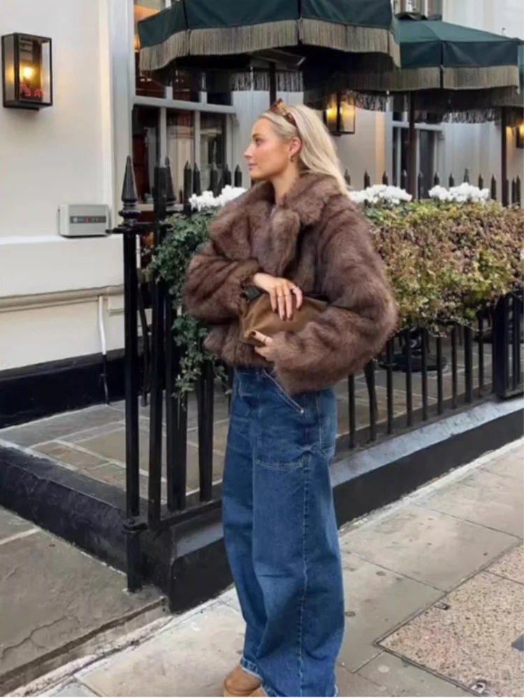 Abrigo de piel sintética de Color liso para mujer, chaqueta holgada y cálida de manga larga con solapa a la moda, prendas de vestir exteriores elegantes para uso diario, novedad de 2025