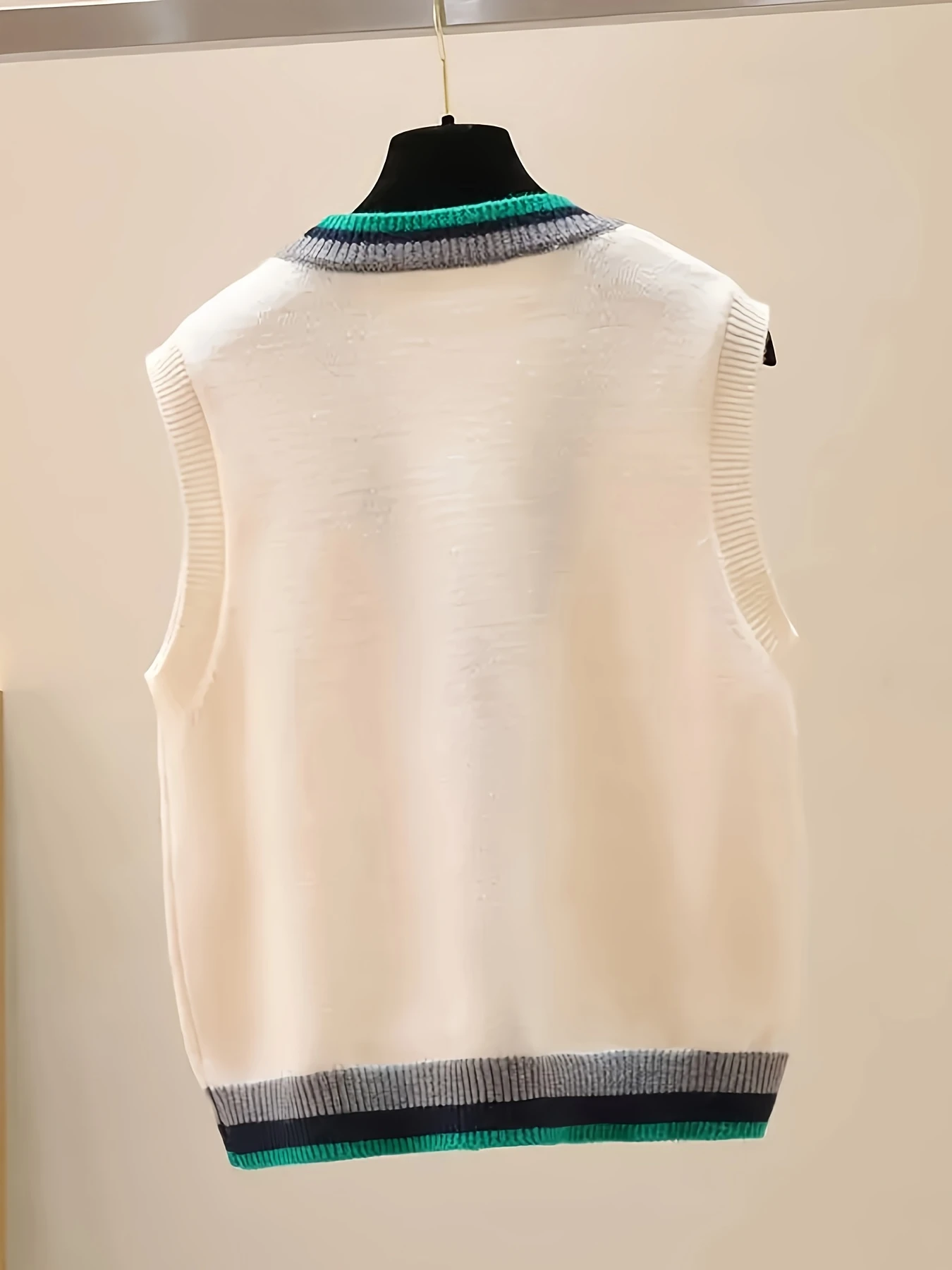 Women's spring and summer plus color contrasting collar edge knitted vest cardigan, V-neck button decoration casual fashion