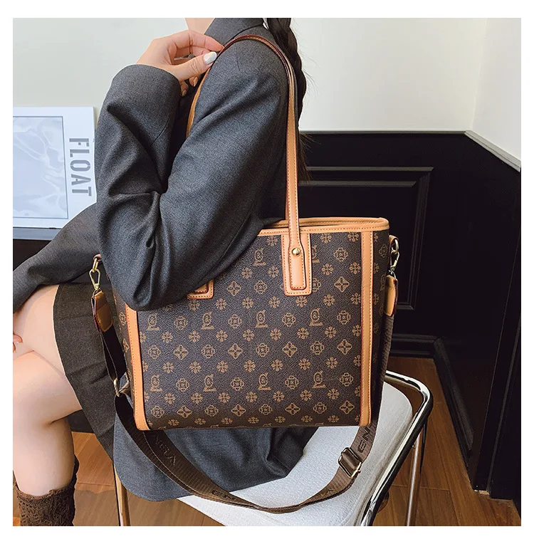 

2023 Осенняя новая женская большая сумка в стиле ретро — большая вместимость, минималистичный дизайн, высококачественная текстурная сумка для ежедневного использования