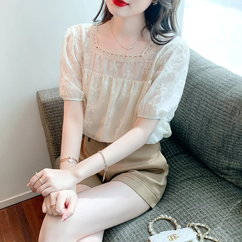 Summer Solid Color Chiffon Blouse Women Sweet Loose Square Neck Puff Short Sleeve Tops Casual Hooked Flower Hollow Apricot Shirt