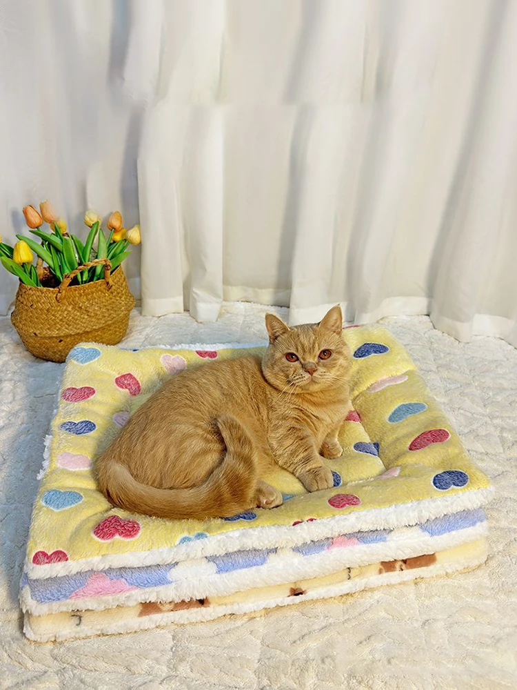 Thickened pet sleeping mat, Suitable for strollers, Can be used as a cushion or cover, Keeps warm