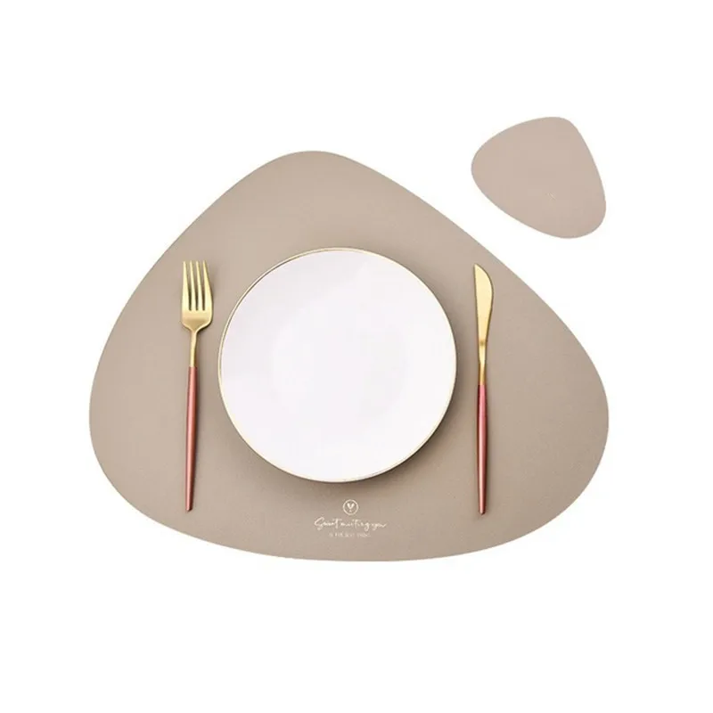 1/4/6Sets dreieckige Khaki-Tischsets und Untersetzer, Geschirrmatten, luxuriöse isolierte Couchtischmatte, Café-Pad, Singapur Vy Quick NaPress