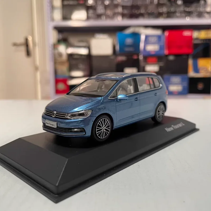 

Масштабная модель автомобиля Volkswagen Touran L (1:43), литая под давлением, готовая, имитация, коллекционная, декоративная, подарок для мальчика, игрушка, статическая демонстрация
