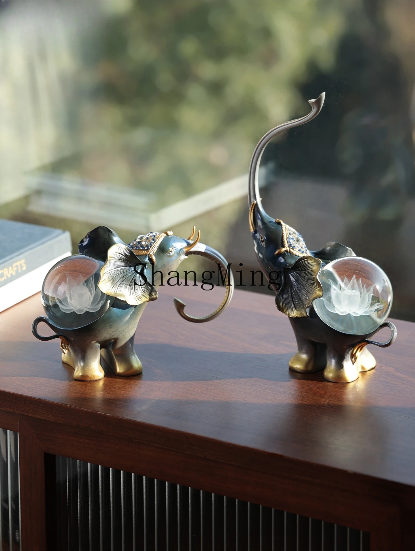 

DSA light luxury crystal elephant ornaments living room entrance table table niche art high-end soft decorations
