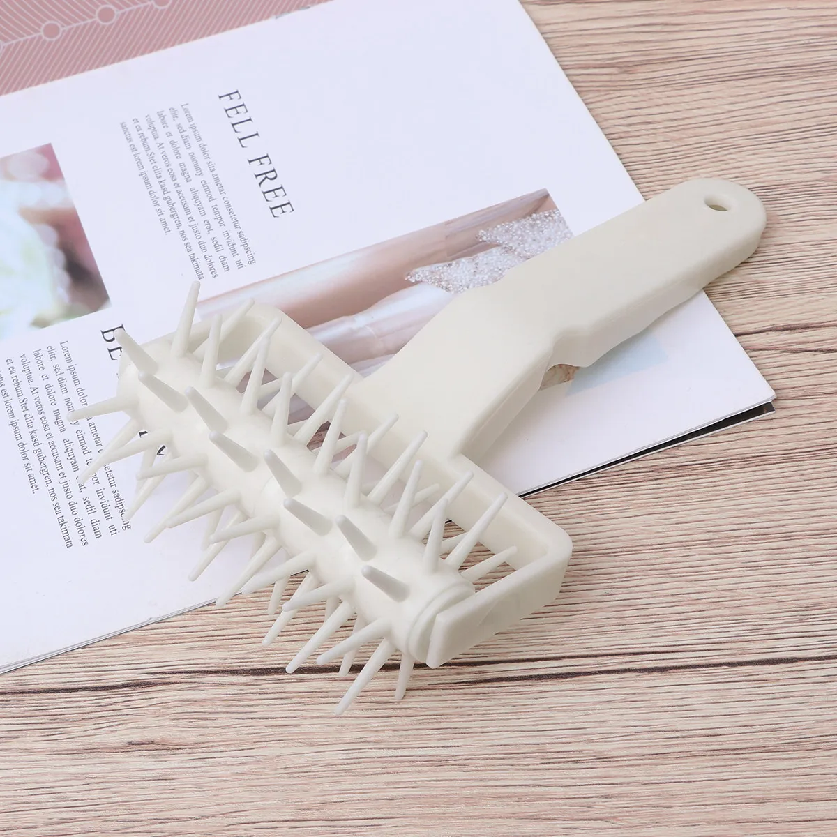 Pizza Dough Roller with Spikes – Prevents Air Bubbles & Ensures Even Crust Baking