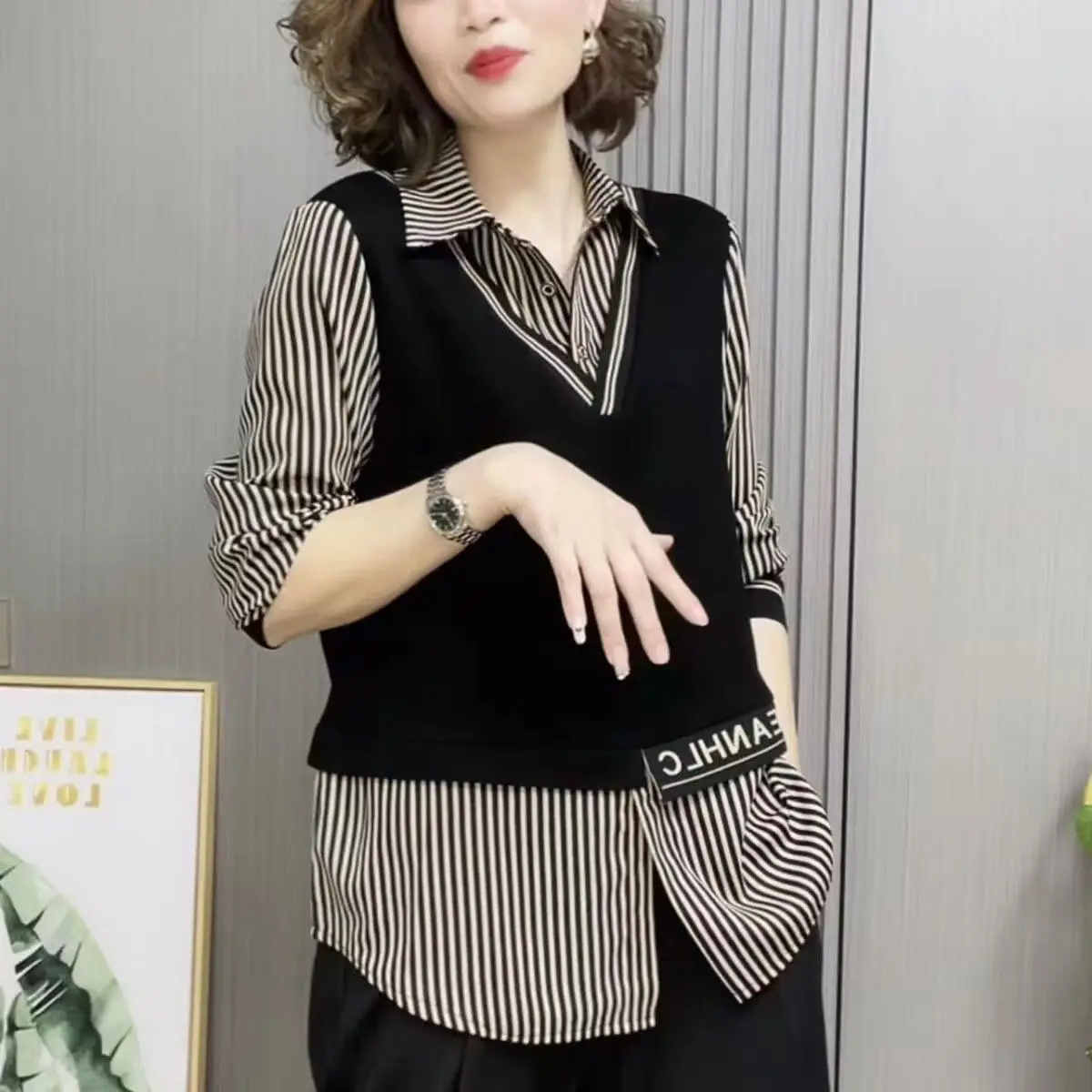 2025 ample maman faux deux pièces chemise haute mode fond polyvalent Chic chemise tempérament nouvelle chemise rayée à manches longues