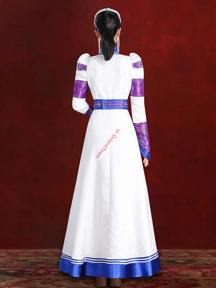 หญิงมองโกเลีย Robe ชุดสีม่วงมองโกเลียใน Ethnic Minority เต้นรําเครื่องแต่งกายสาวการถ่ายภาพมารยาทงานแต่งงาน Bridesmaids