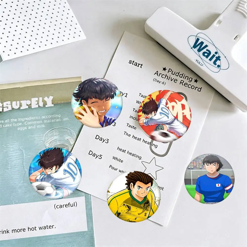 Anime C-Captain Tsubasa Round Badge Lapel Pin Backpack Clothing Jewelry Accessories Gift Brooch