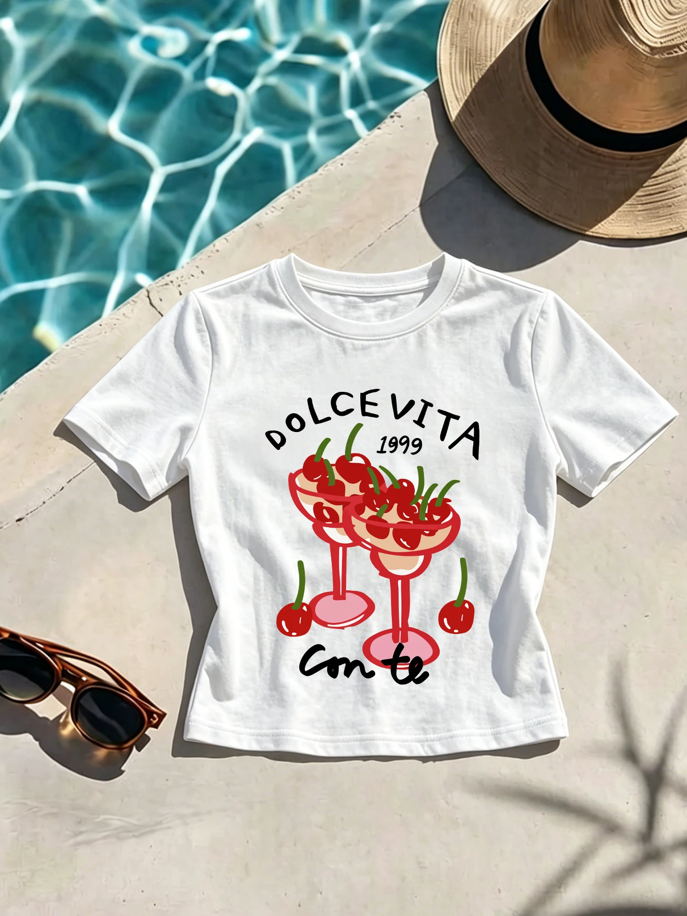 Camiseta ajustada con estampado de vino de cereza Dolcevita para mujer, camiseta ajustada con cuello redondo, ropa cómoda, Top suave estilo Spicy Girl