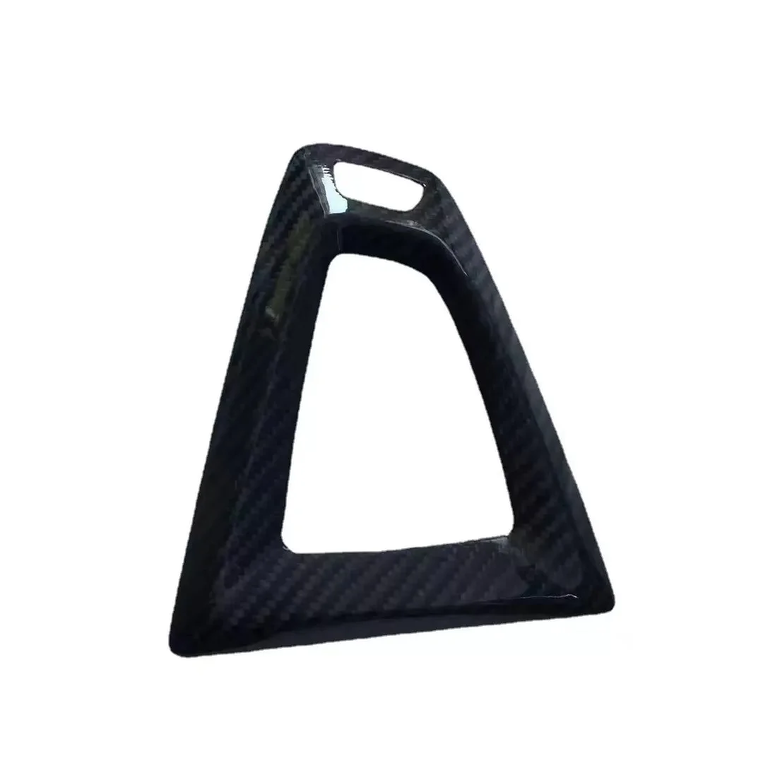 The gear mount for the M3-M4 series of cars has dry carbon steel molds for left and right driving