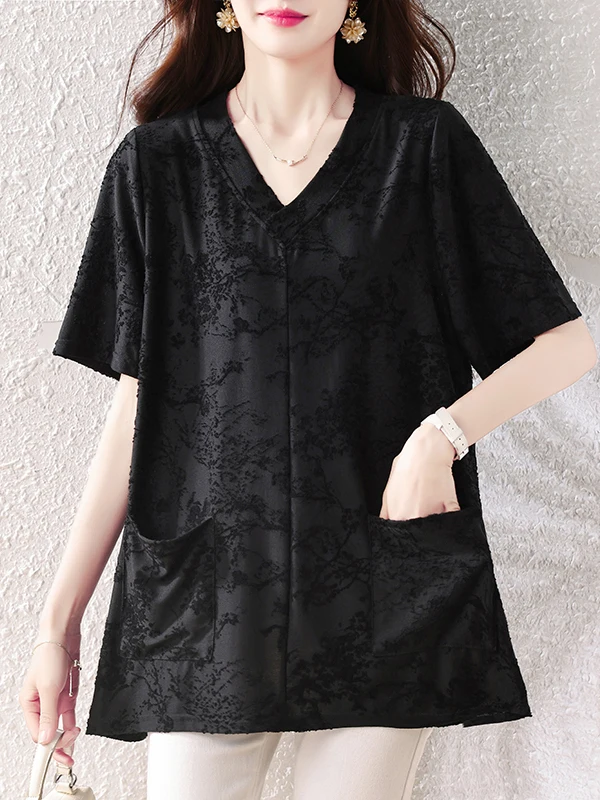 

Casual V-neck T-shirt with Double Pockets And Embroidery Brand New Summer 2026 Slimming Mid-length Women's Fashion Top