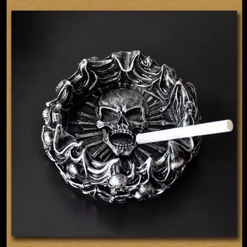 

European style flame skull ashtray, home living room, creative high-end atmosphere, upscale office decoration with a sense of lu