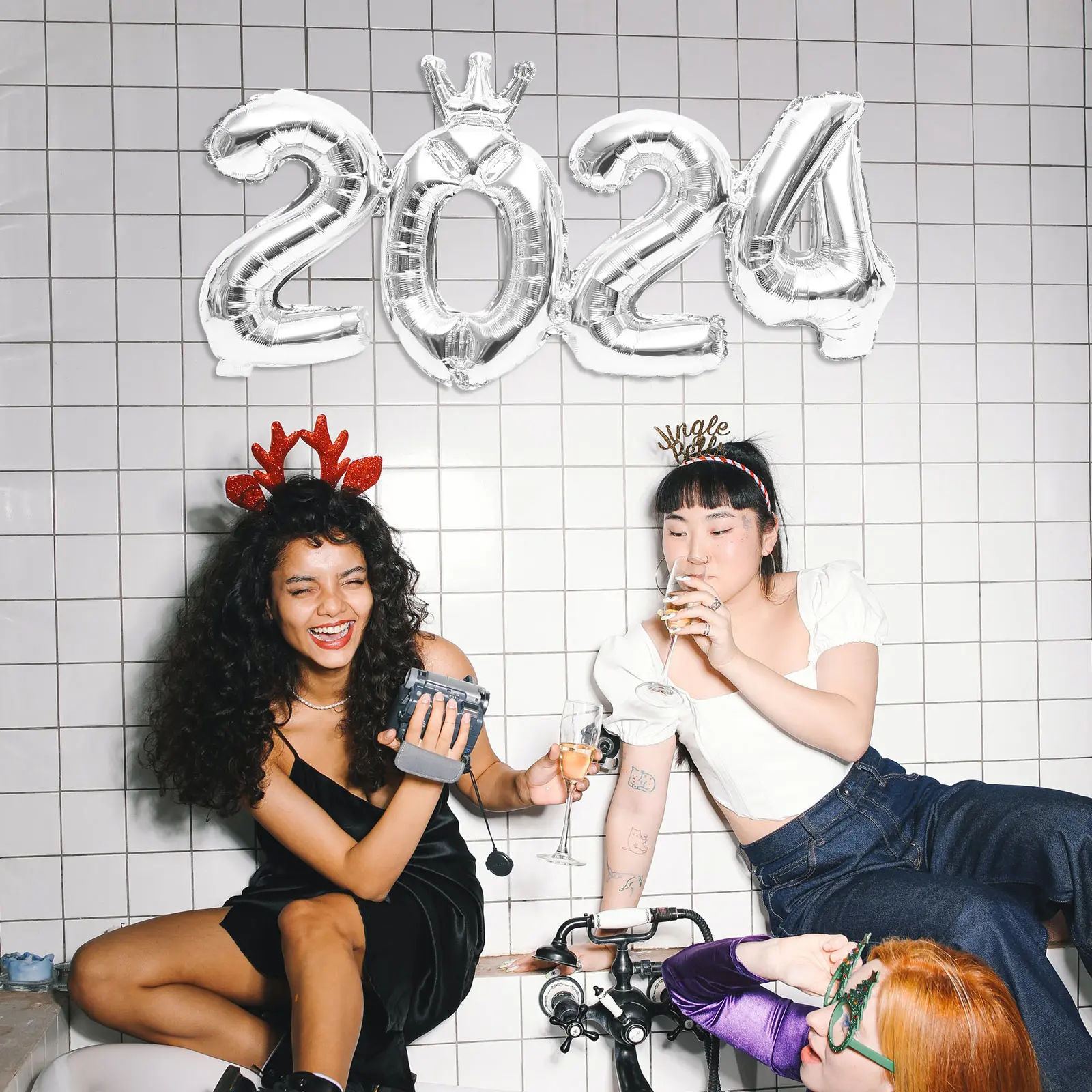 

1 Set 2024 Aluminum Foil Balloons Decorative Party Layout Props Festival Wall Hanging Photo Props 2024 Graduation Party Supplies