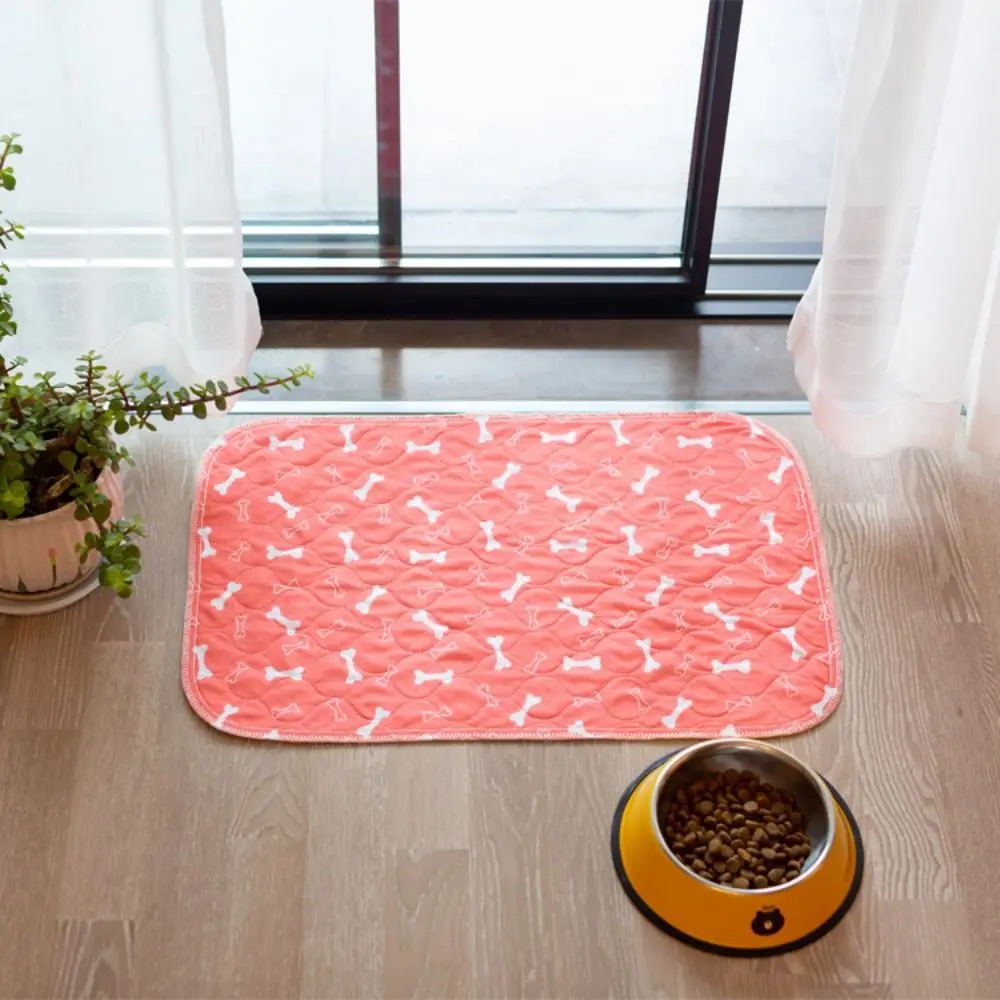 Durable Super Absorbent Pet Bed Mat Reusable Anti-Slip Puppy Pee Pad with Pheromones Waterproof Leak-Proof Dog Urine Pad Dogs