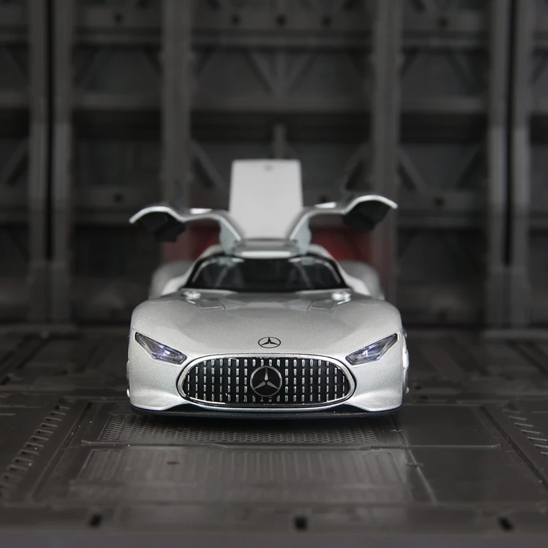 

Модель автомобиля Mercedes AMG VISION GT из сплава, масштаб 1:32, с открывающимися дверями и багажником, со звуковыми и световыми эффектами, суперкар с функцией возврата энергии.