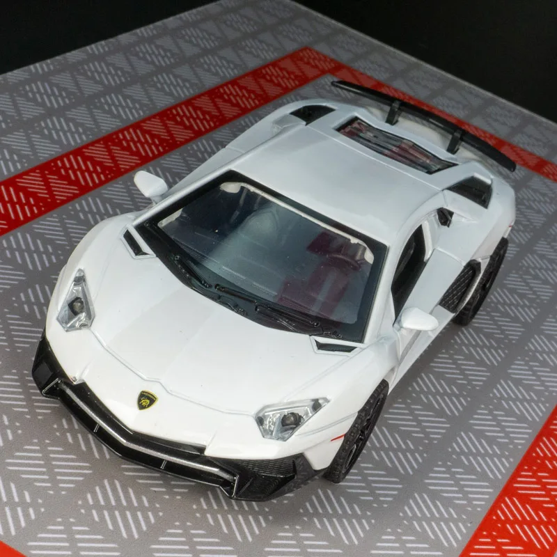 1:32 simulation Lamborghini LP750 alloy rally car model, car decoration has sound and lighting functions, rich details