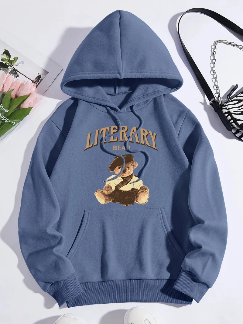 Literary Bear Hoodie Women Retro Cartoons Printed Sweatshirt Fleece Warm Pocket Loose Hooded Street Comfortable Woman Clothes