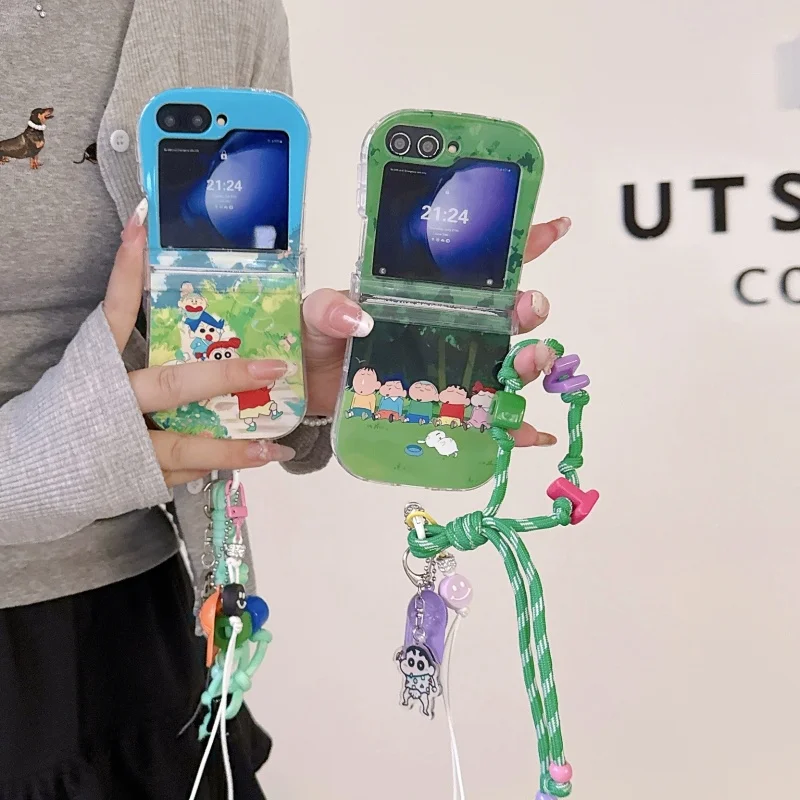 

Cute INS village field Crayon Shin-Chan snot Boochan Friends playing Folding Case For Samsung Z Flip 3 4 5 6 7 3D cartoon Cover