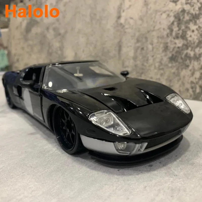 

Модель автомобиля Ford GT из сплава под давлением в масштабе 1:24, 2005, имитация спортивной машины, игрушки для мальчиков, подарок на день рождения