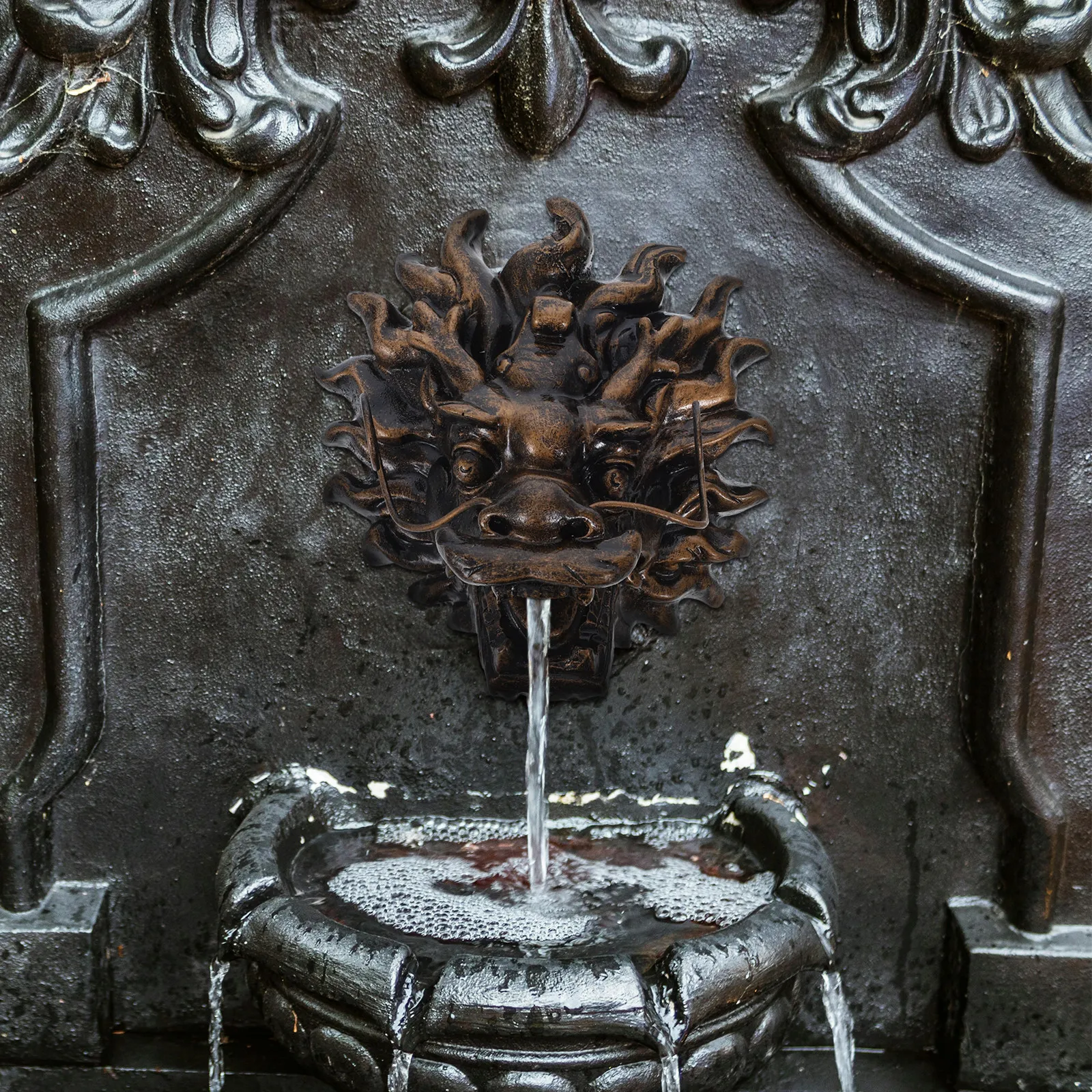 Garden Wall Fountain Resin Dragon Head Outdoor Fountain Faucet Villa Water Outlet Golden Dragon Garden Water Outlet