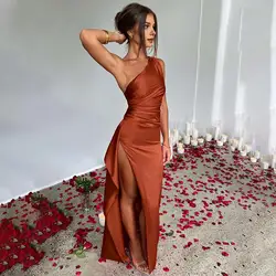 Long Dress Elegant One Shoulder Maxi Dress for Prom Cocktail Parties Solid Color Ball Gown with Pleated Waist Split Hem Women