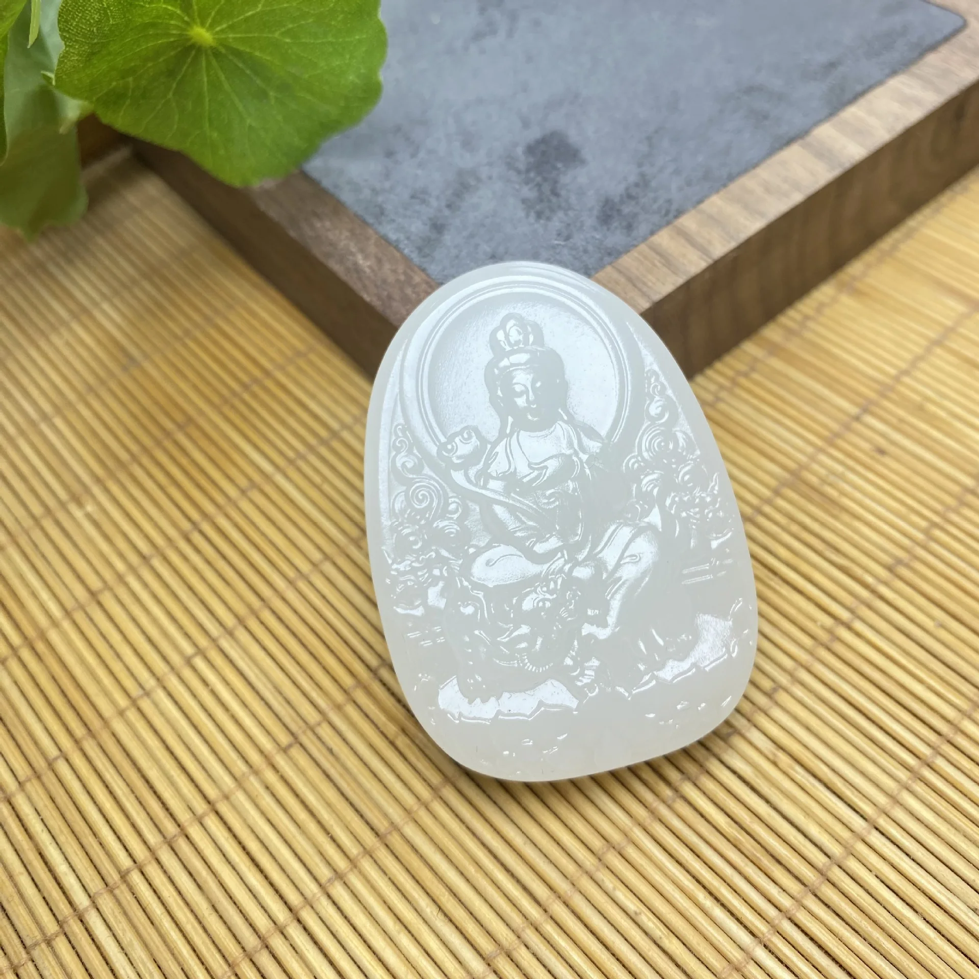 

White jade Afghan Manjushri Bodhisattva pendant, the patron saint of men's rabbits