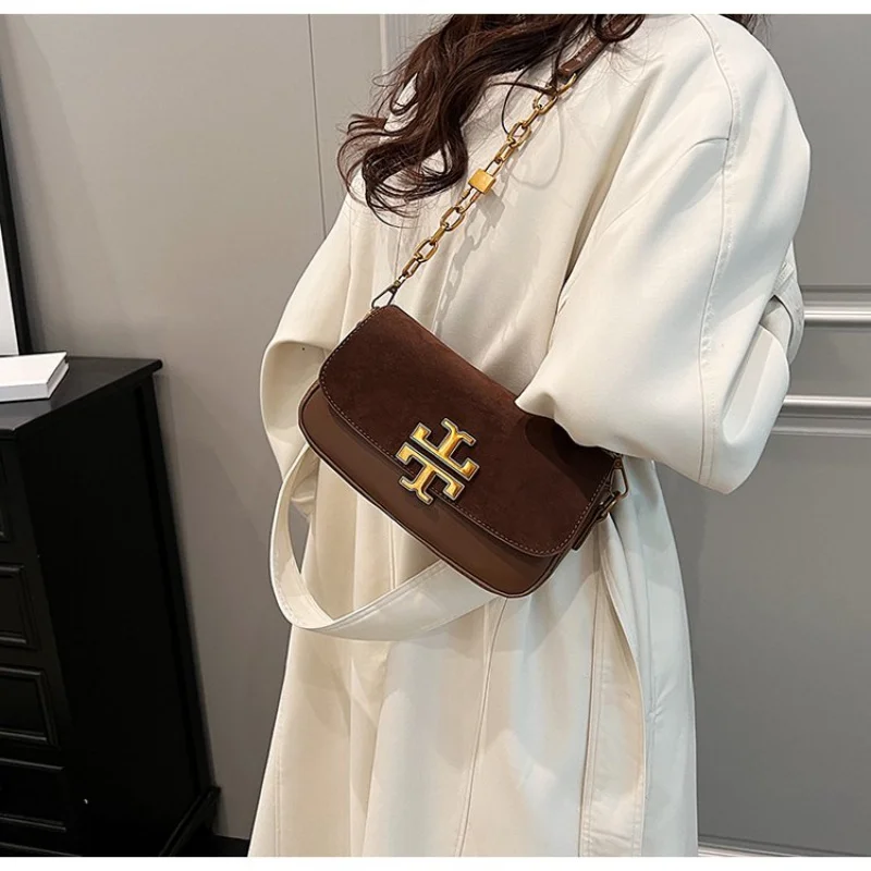 

Famous Designer Inspired Elegant Tote Bag: Women's Spacious Leather Handbag With Shoulder Straps, Luxury Ladies