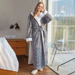 Hooded Jacquard Flannel Nightgown Thickened Warm Bathrobe Loose Casual Robe Autumn and Winter Coral Fleece Women's Nightwear