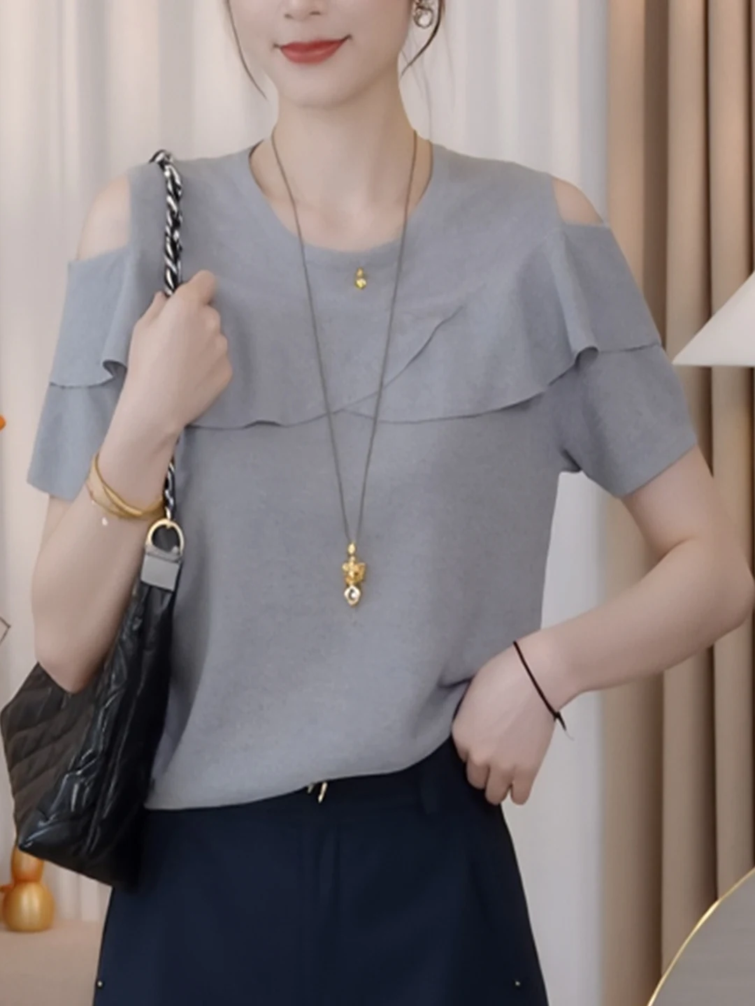 

Ele Summer 2025 Korean Sle Women's T-irt oulder Bared ort Sve with Lace Design Slimming Effect Casual Top