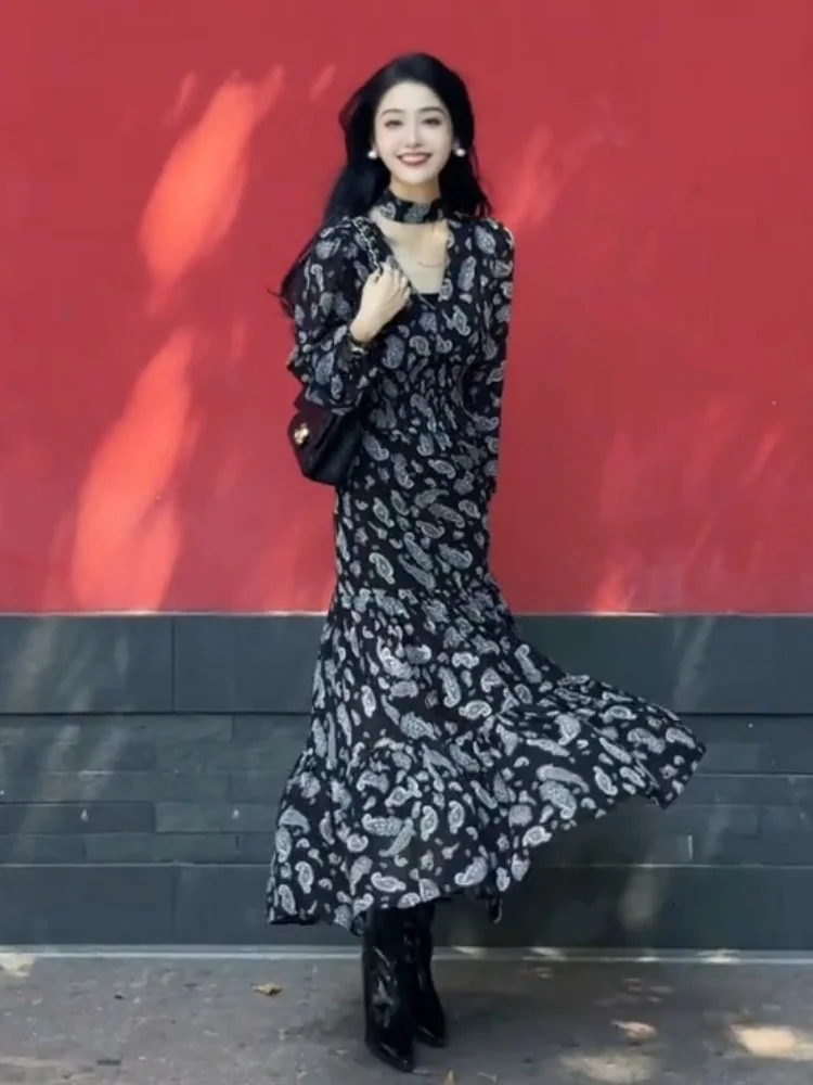 مذهل Bla الأزهار طباعة الخصر مقصوص الدكتور Ele الخريف عالية الخصر ألف خط تنورة طويلة Sve V-Ne عارضة Faion Lad...