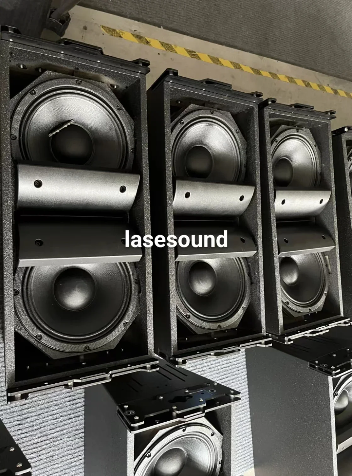 Hot Sale A10W Powered Professional Speaker Box Line Array System Double 10 Inch Live Sound Lase Sound Professional Speaker