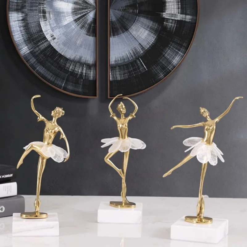Luxury high-end wine cabinet ornament, brass creative girl living room TV cabinet ornament high-end niche handicrafts