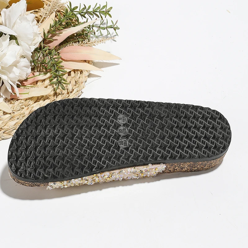 Double Metal New Fashion Buckle Diamond Sequins Slippers Home Leisure Beach Women\'s Flat Sandals for Fall and Winter Models