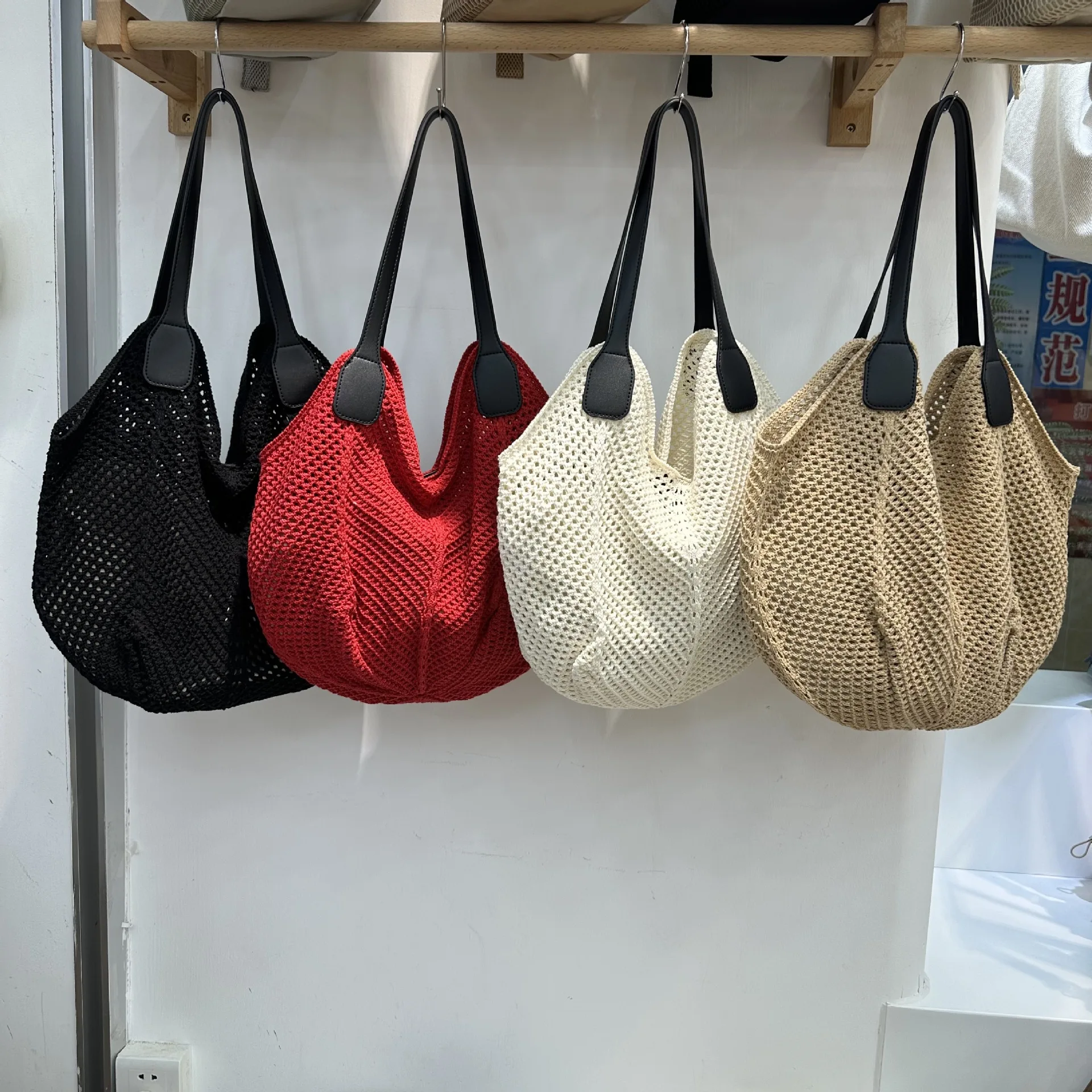 

Laid-back Style 2025 Casual Versatile Woven Hollowed-out Design High-end Large-capacity Designer Luxury Bag