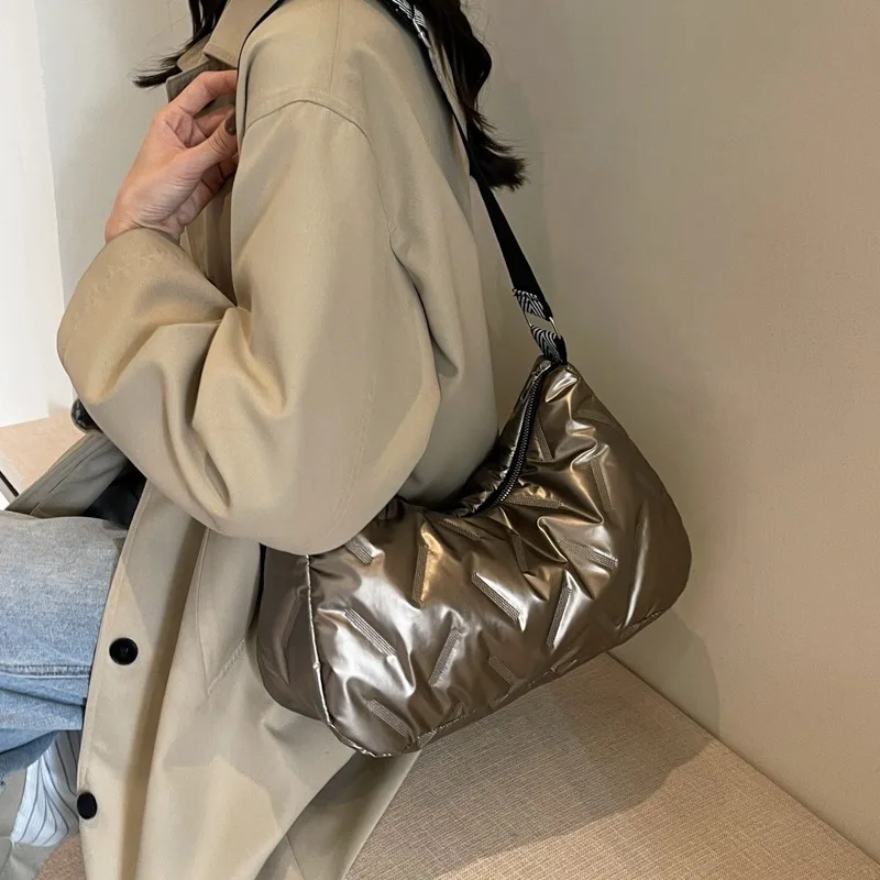Fashion Niche High-capacity Crossbody Bag for Women's Winter Commuting Casual Versatile Shoulder Bag Luxury Brand Shoulder Bag