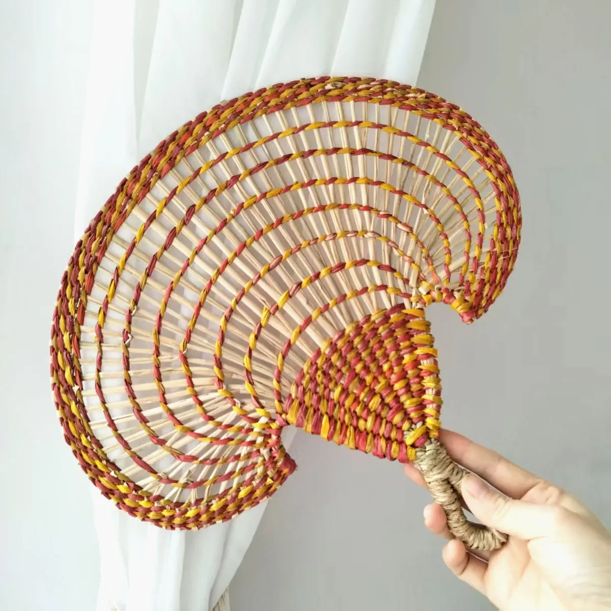 Pure hand-woven color straw fan Home cooling Art restaurant B & B decorative fan 35 * 33cm