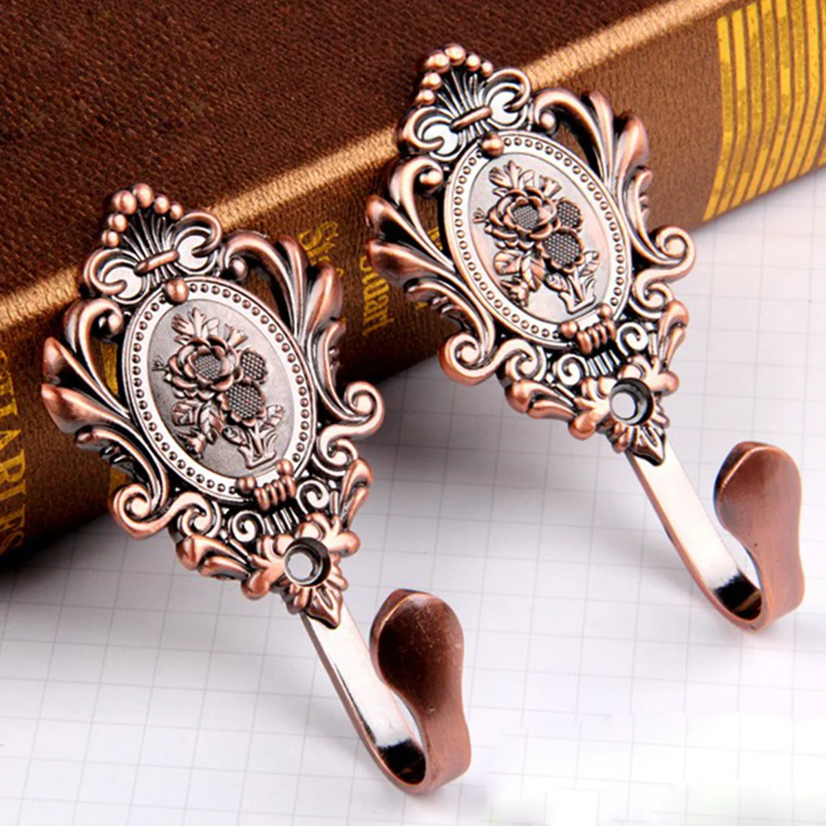 

Pair Zinc Alloy Vintage Curtain Hooks Rose Carve Design Brass Elegant Drapery Holdbacks for Window Curtains and Clothes