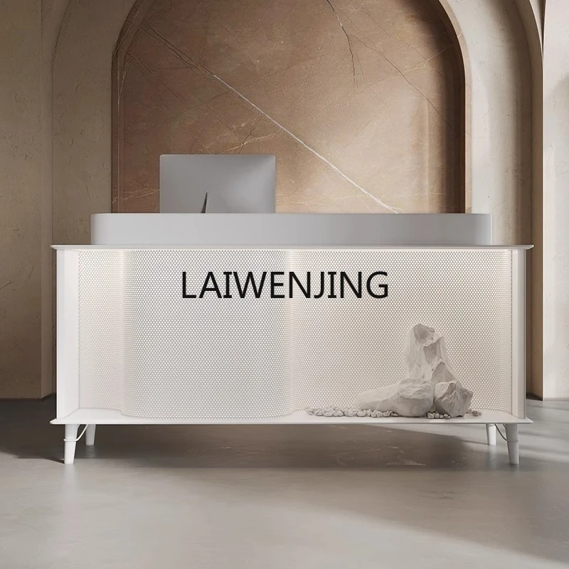 

SGF clothing store simple checkout page reception desk