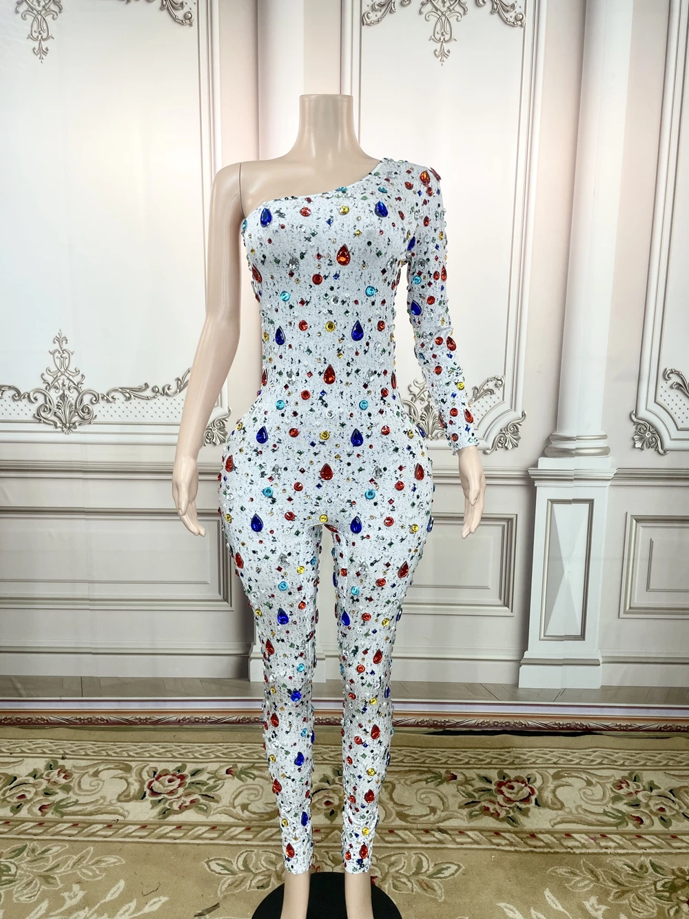 جديد المنحدر الكتف سباركلي الراين بذلة سيدة مساء حفلة موسيقية بلورات الزي عيد ميلاد احتفال السروال القصير المرحلة ارتداء