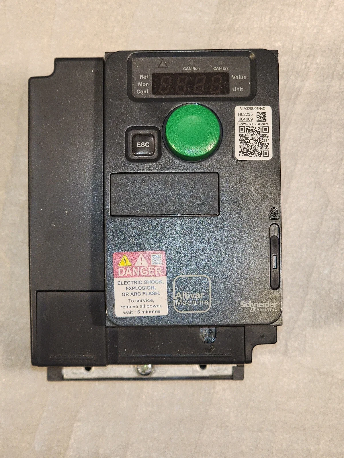 ATV320U04N4C ATV-320U04N4C variable speed drive, Altivar Machine ATV320, 0.37kW, 380 to 500V, 3 phases, compact