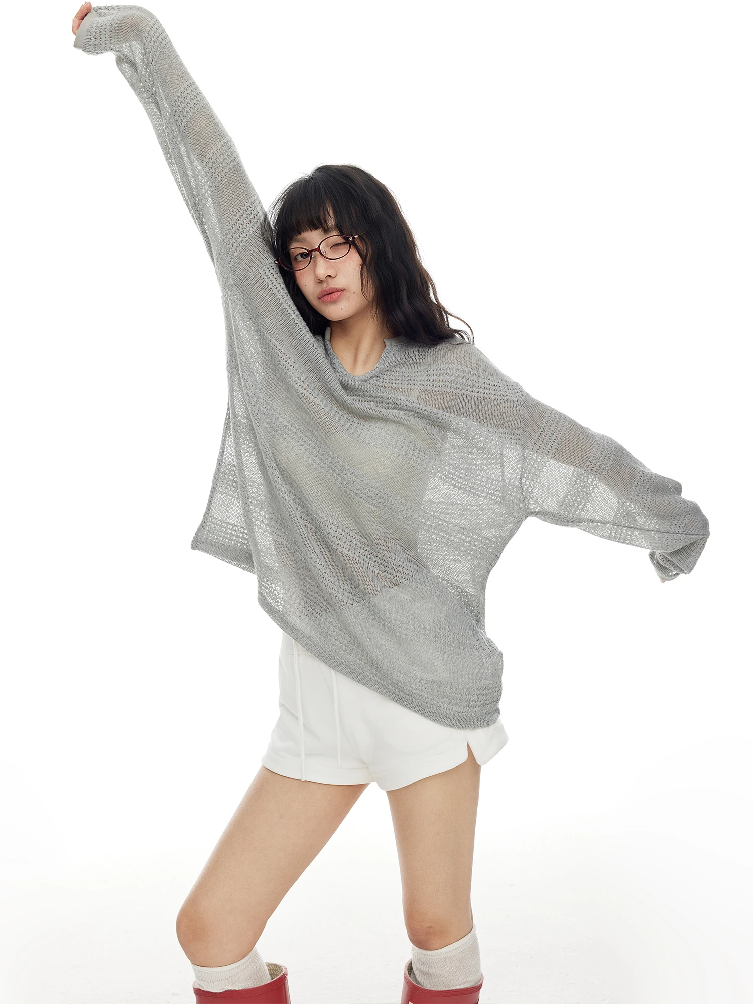 

Свободная женская футболка в американском стиле с длинным рукавом, V-образным вырезом и вырезами, весна-лето, новый дизайн, повседневный прозрачный топ-накидка