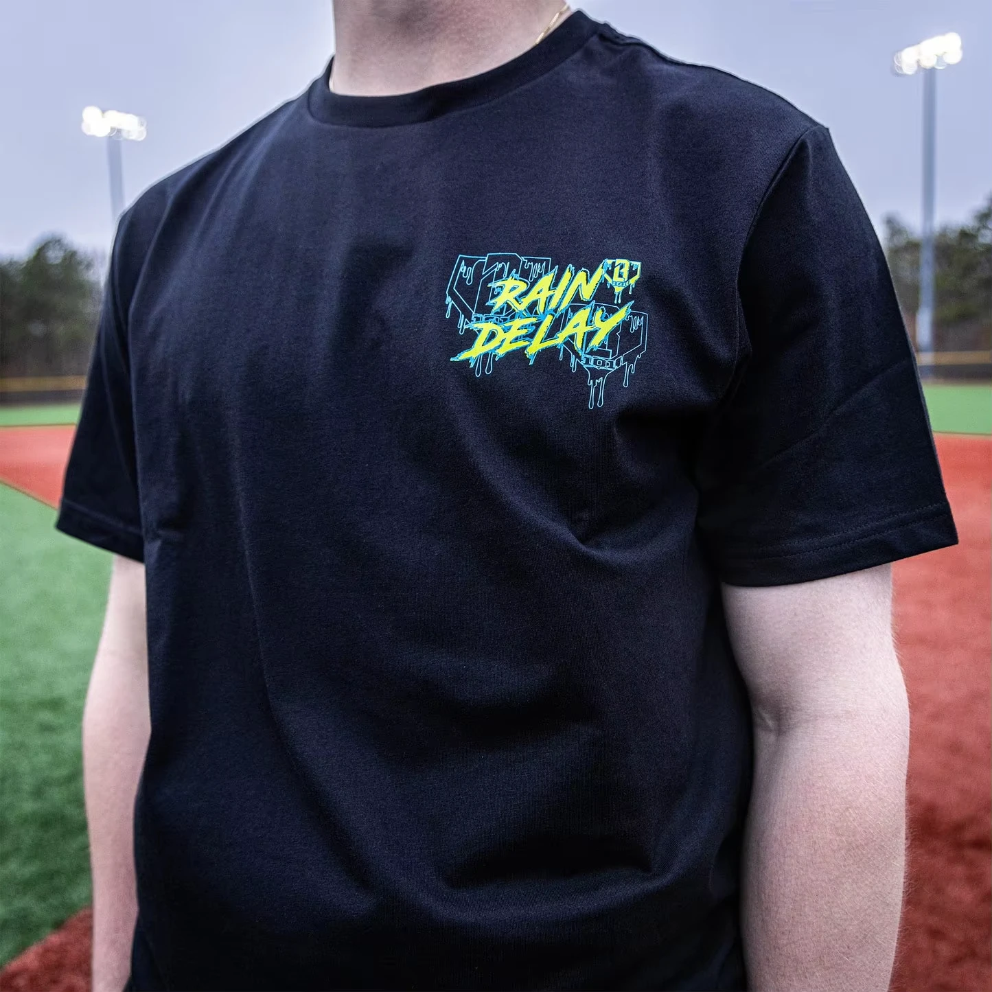 تي شيرت فني جرافيتي جديد لعام 2025 - طباعة نازف، تصميم متماسك من الأمام والخلف، تي شيرت هيب هوب روك أنيق للجنسين